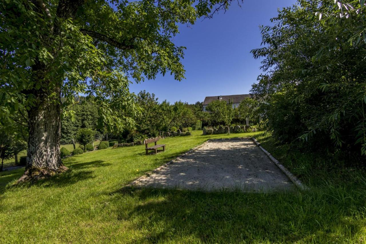 Chambres D'Hotes "La Landre" Le Clerjus Exterior photo